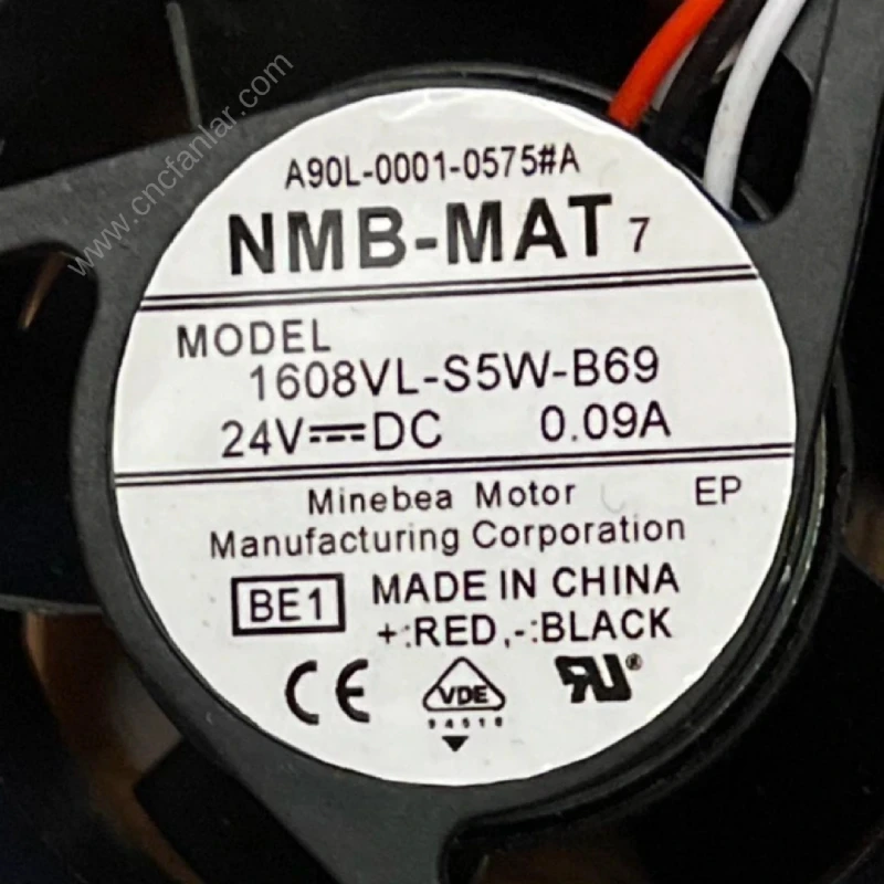 NMB Mat 7 serisi fan, 40x40x20 mm boyutları ve 24V DC çalışma voltajı ile Fanuc sistemleriyle tam uyumludur.