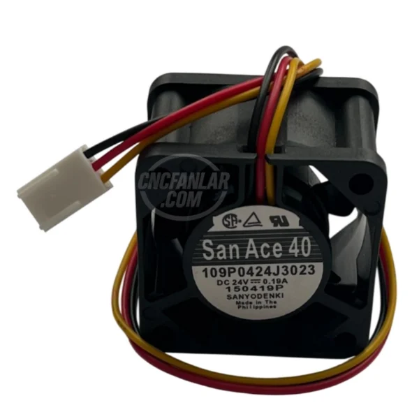 San Ace 109P0424J3023 model 40x40x28 mm 24VDC 0.19A etiket detaylı fan